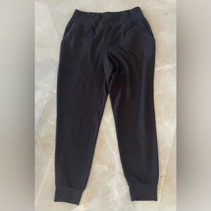 Sage Collective 
•Easy Jogger Pants 
•Black
•High Waisted
•Great condition!